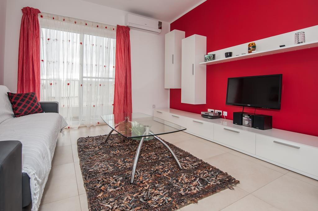 The Waves Apartment Marsaxlokk Room photo