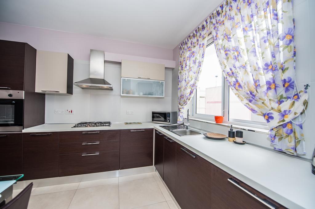 The Waves Apartment Marsaxlokk Room photo