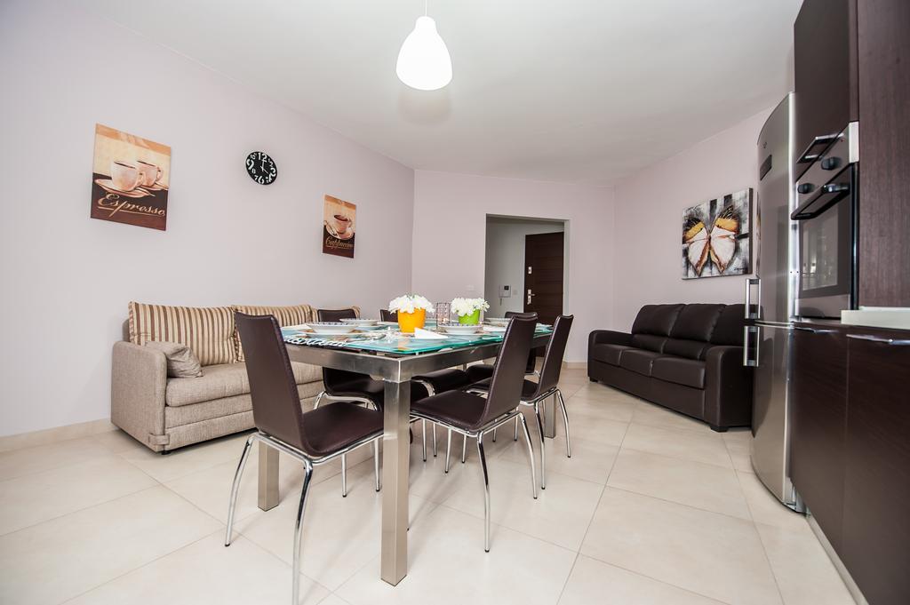 The Waves Apartment Marsaxlokk Room photo