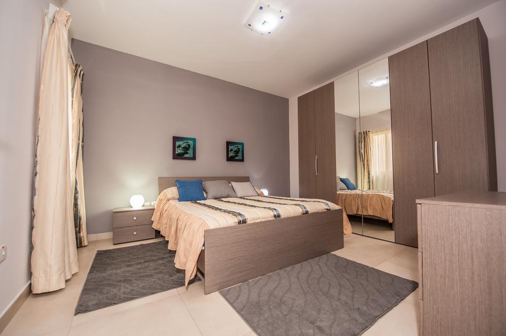 The Waves Apartment Marsaxlokk Room photo
