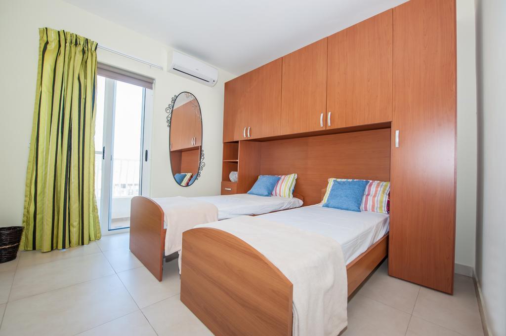 The Waves Apartment Marsaxlokk Exterior photo